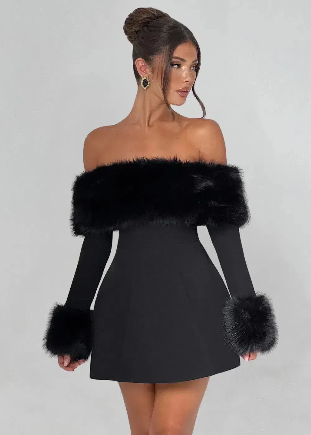Mélisanne – Fur trim – Off-shoulder mini dress